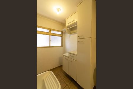 Apartamento à venda com 68m², 3 quartos e 1 vagaÁrea de Serviço