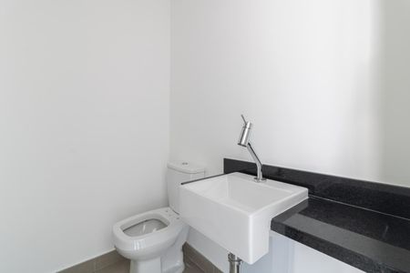 Banheiro de kitnet/studio para alugar com 1 quarto, 22m² em Indianópolis, São Paulo