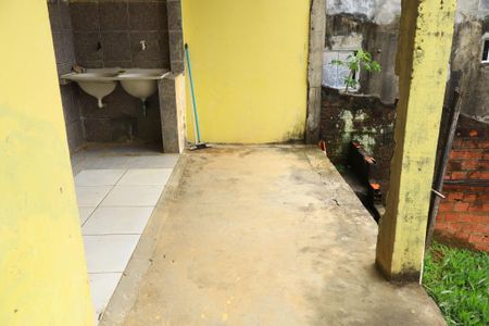 Casa para alugar com 75m², 2 quartos e sem vagaQuintal