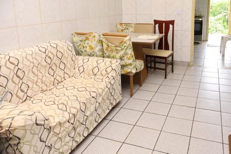 Casa para alugar com 75m², 2 quartos e sem vagaSala