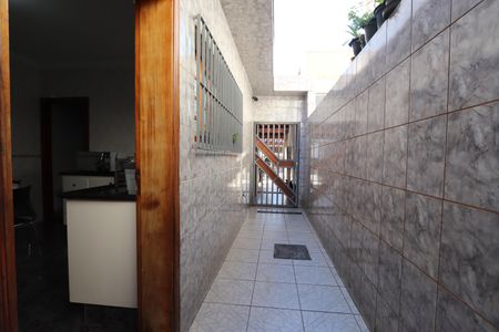 Casa à venda com 125m², 2 quartos e 2 vagasCorredor Lateral