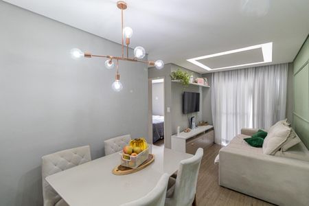 Sala/Cozinha/Área de Serviço  de apartamento à venda com 2 quartos, 50m² em Vila Carmosina, São Paulo
