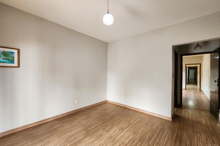 Casa à venda com 220m², 3 quartos e 3 vagasSuíte 