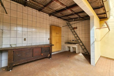 Casa à venda com 220m², 3 quartos e 3 vagasÁrea de Serviço 