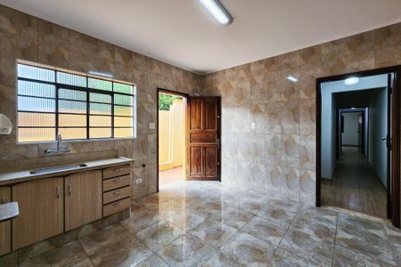 Casa à venda com 220m², 3 quartos e 3 vagasCozinha 