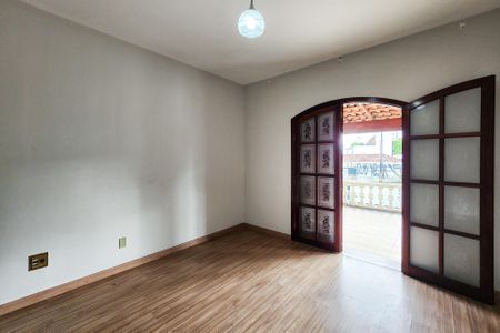Casa à venda com 220m², 3 quartos e 3 vagasSuíte 