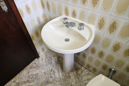 Casa à venda com 220m², 3 quartos e 3 vagasBanheiro da Suíte 