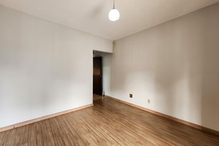 Casa à venda com 220m², 3 quartos e 3 vagasSuíte 