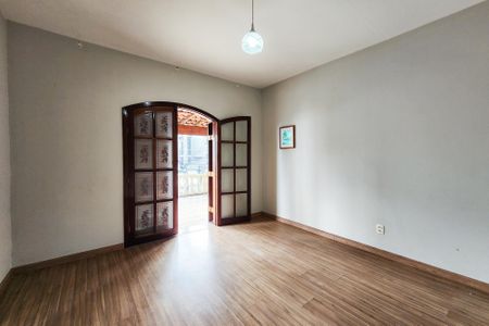 Casa à venda com 220m², 3 quartos e 3 vagasSuíte 