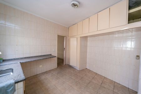Casa à venda com 168m², 2 quartos e 3 vagas Casa à venda com 168m², 2 quartos e 3 vagasCozinha