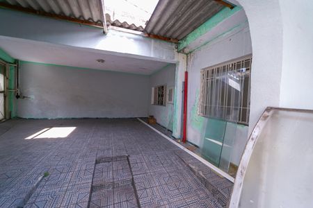 Casa à venda com 168m², 2 quartos e 3 vagas Casa à venda com 168m², 2 quartos e 3 vagasGaragem
