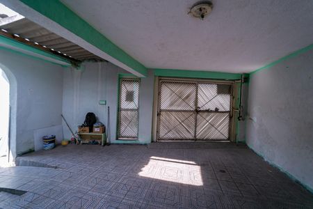 Casa à venda com 168m², 2 quartos e 3 vagas Casa à venda com 168m², 2 quartos e 3 vagasGaragem