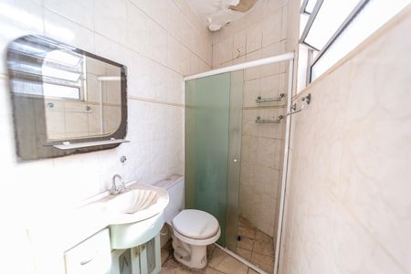 Casa à venda com 168m², 2 quartos e 3 vagas Casa à venda com 168m², 2 quartos e 3 vagasBanheiro do Quarto 2