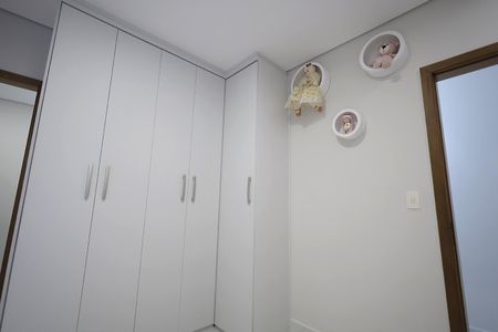 Casa à venda com 270m², 3 quartos e 4 vagas Casa à venda com 270m², 3 quartos e 4 vagasQuarto Suíte 2