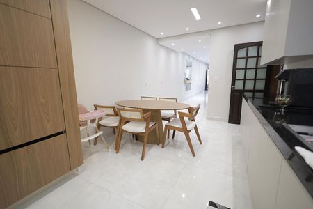 Casa à venda com 270m², 3 quartos e 4 vagas Casa à venda com 270m², 3 quartos e 4 vagasCozinha