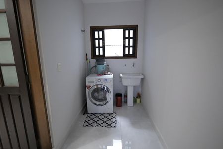 Casa à venda com 270m², 3 quartos e 4 vagas Casa à venda com 270m², 3 quartos e 4 vagasÁrea de Serviço