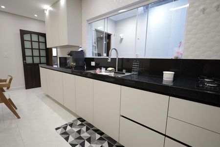 Casa à venda com 270m², 3 quartos e 4 vagas Casa à venda com 270m², 3 quartos e 4 vagasCozinha