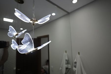 Casa à venda com 270m², 3 quartos e 4 vagas Casa à venda com 270m², 3 quartos e 4 vagasBanheiro Suíte 2