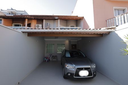 Casa à venda com 270m², 3 quartos e 4 vagas Casa à venda com 270m², 3 quartos e 4 vagasGaragem