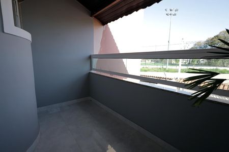 Casa à venda com 270m², 3 quartos e 4 vagas Casa à venda com 270m², 3 quartos e 4 vagasSacada