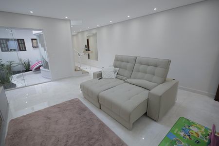 Casa à venda com 270m², 3 quartos e 4 vagas Casa à venda com 270m², 3 quartos e 4 vagasSala