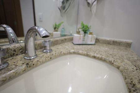 Casa à venda com 270m², 3 quartos e 4 vagas Casa à venda com 270m², 3 quartos e 4 vagasBanheiro Suíte 2