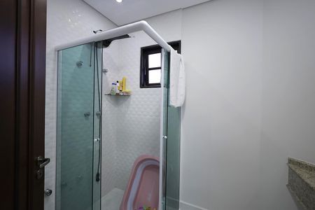 Casa à venda com 270m², 3 quartos e 4 vagas Casa à venda com 270m², 3 quartos e 4 vagasBanheiro Suíte 2