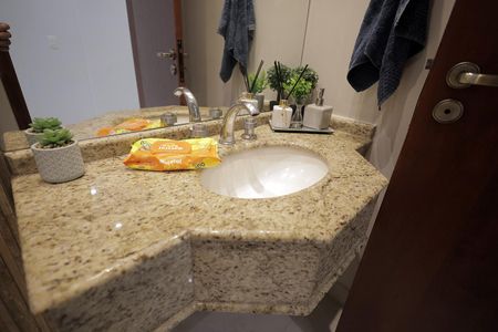 Casa à venda com 270m², 3 quartos e 4 vagas Casa à venda com 270m², 3 quartos e 4 vagasBanheiro