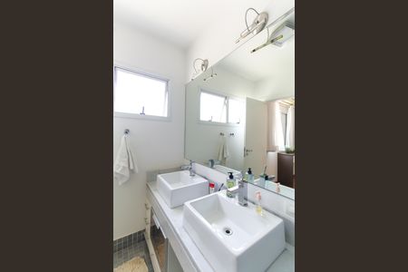 Casa de condomínio à venda com 225m², 3 quartos e 3 vagas Casa de condomínio à venda com 225m², 3 quartos e 3 vagasBanheiro da Suíte 3