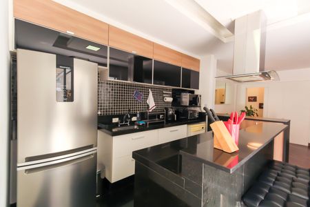 Casa de condomínio à venda com 225m², 3 quartos e 3 vagas Casa de condomínio à venda com 225m², 3 quartos e 3 vagasCozinha - Armários