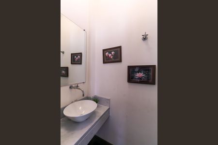 Casa de condomínio à venda com 225m², 3 quartos e 3 vagas Casa de condomínio à venda com 225m², 3 quartos e 3 vagasLavabo