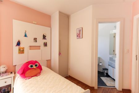 Casa de condomínio à venda com 225m², 3 quartos e 3 vagas Casa de condomínio à venda com 225m², 3 quartos e 3 vagasQuarto 2 - Suíte