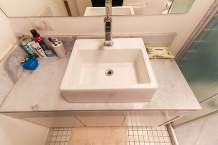 Casa de condomínio à venda com 225m², 3 quartos e 3 vagas Casa de condomínio à venda com 225m², 3 quartos e 3 vagasBanheiro da Suíte 1