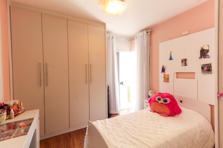 Casa de condomínio à venda com 225m², 3 quartos e 3 vagas Casa de condomínio à venda com 225m², 3 quartos e 3 vagasQuarto 2 - Suíte