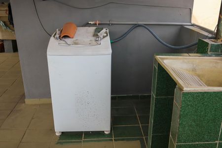 Casa de condomínio à venda com 155m², 3 quartos e 10 vagas Casa de condomínio à venda com 155m², 3 quartos e 10 vagasÁrea de Serviço