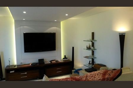 Apartamento à venda com 3 quartos, 180m² em Vila Suzana, São Paulo