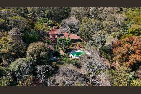 Casa de condomínio à venda com 300m², 4 quartos e 10 vagasVista