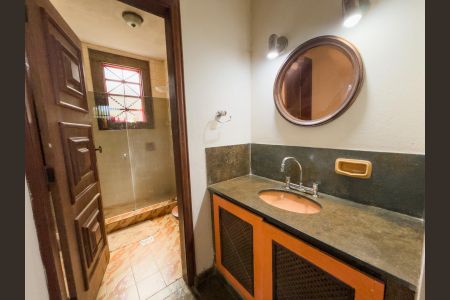 Casa de condomínio à venda com 300m², 4 quartos e 10 vagasBanheiro