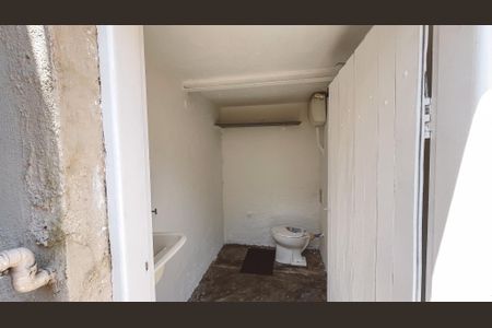 Casa para alugar com 66m², 1 quarto e sem vaga Casa para alugar com 66m², 1 quarto e sem vagaBanheiro de Serviço