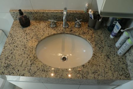 Apartamento à venda com 65m², 2 quartos e 2 vagasBanheiro da Suíte