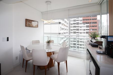 Apartamento à venda com 87m², 2 quartos e 2 vagasVaranda da Sala