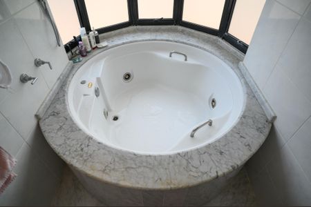 Apartamento à venda com 152m², 3 quartos e 3 vagasBanheiro Quarto 1 - Suite