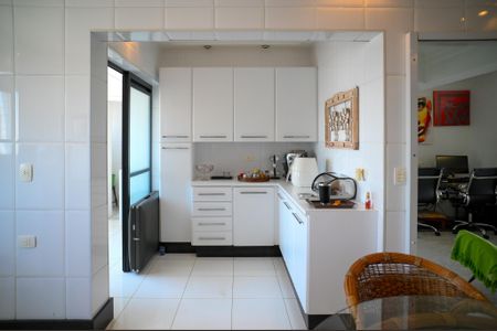 Apartamento à venda com 152m², 3 quartos e 3 vagasCozinha