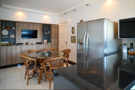 Apartamento à venda com 152m², 3 quartos e 3 vagasCozinha