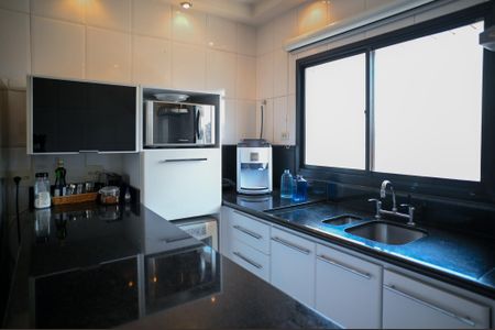 Apartamento à venda com 152m², 3 quartos e 3 vagasCozinha