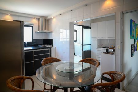 Apartamento à venda com 152m², 3 quartos e 3 vagasCozinha