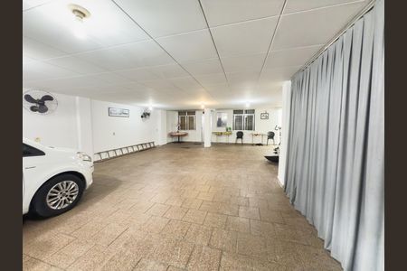 Casa à venda com 480m², 4 quartos e 5 vagas Casa à venda com 480m², 4 quartos e 5 vagasGaragem