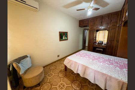 Casa à venda com 480m², 4 quartos e 5 vagas Casa à venda com 480m², 4 quartos e 5 vagasQuarto 2 - Suíte