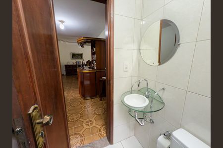 Casa à venda com 480m², 4 quartos e 5 vagas Casa à venda com 480m², 4 quartos e 5 vagasBanheiro 2