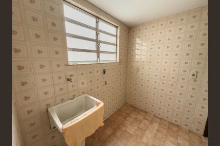 Casa à venda com 480m², 4 quartos e 5 vagas Casa à venda com 480m², 4 quartos e 5 vagasÁrea de Serviço 2